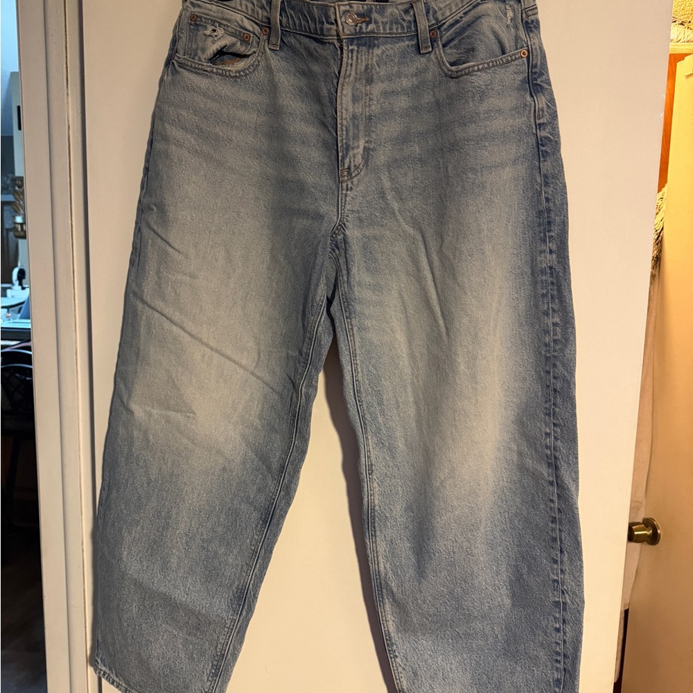 American Eagle Outfitters Women’s Barrel Jeans